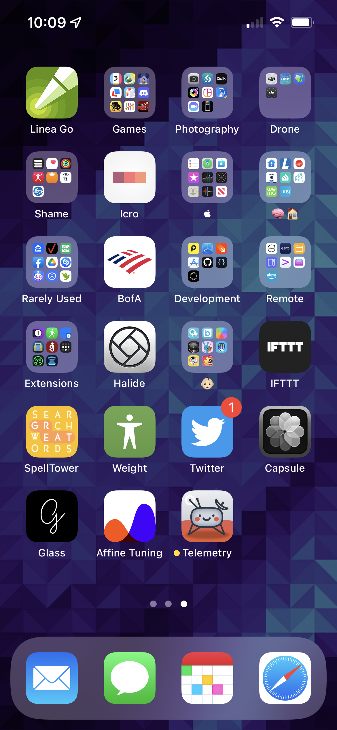 Home screen that is about half icons and half folders.
